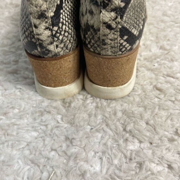 Steve Madden Korrie Lace-Up snake skin print Beige & gray Platform Sneakers SZ10 - Picture 5 of 14